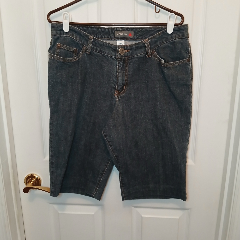 EUC Venzia Jeans Bermuda Shorts Women's Size 1P (14P) Dark Wash